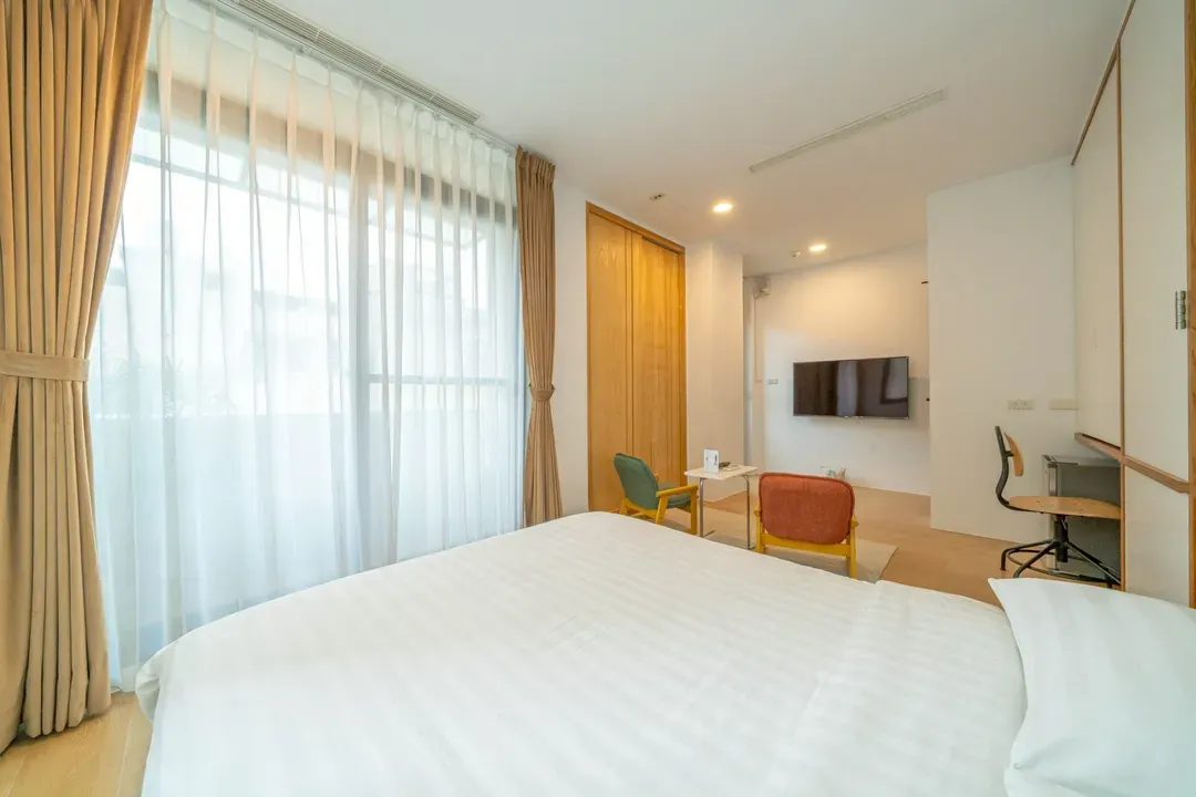 June June House｜Tainan Private Guesthouse with Elevator｜2–14 Guests Whole House or Room Rental