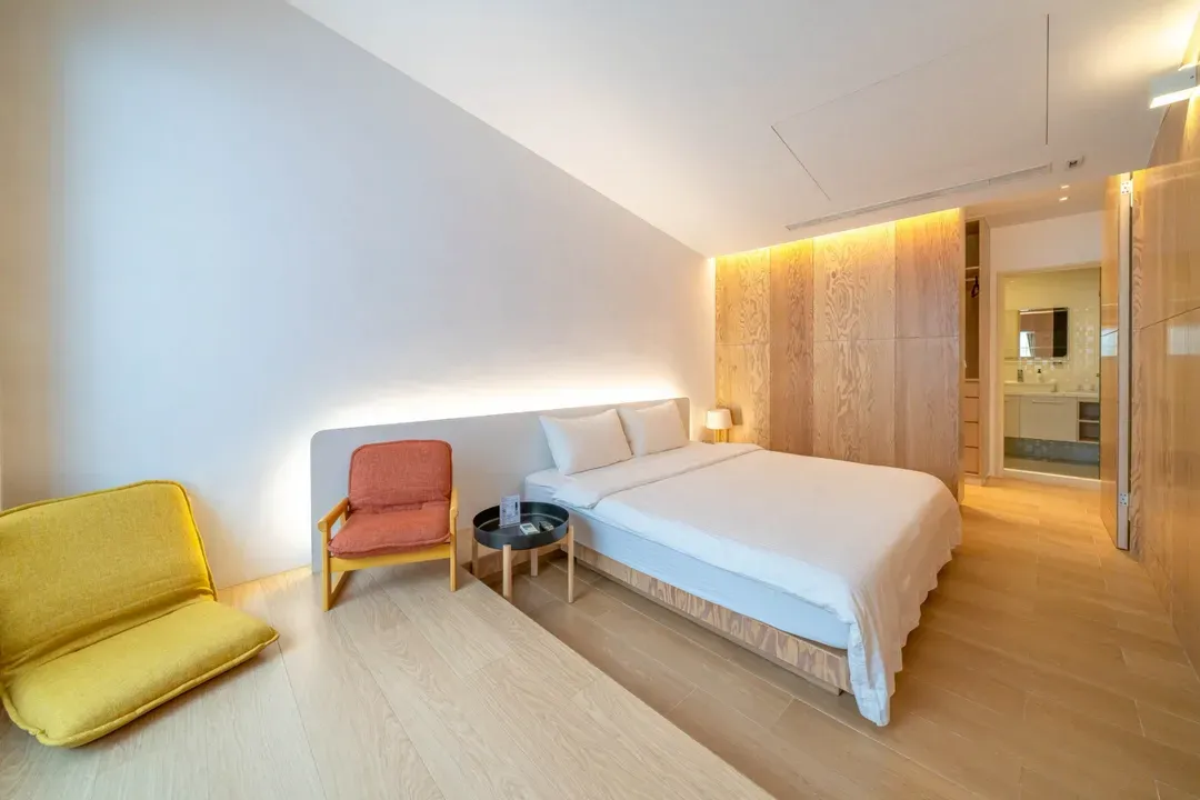 June June House｜Tainan Private Guesthouse with Elevator｜2–14 Guests Whole House or Room Rental