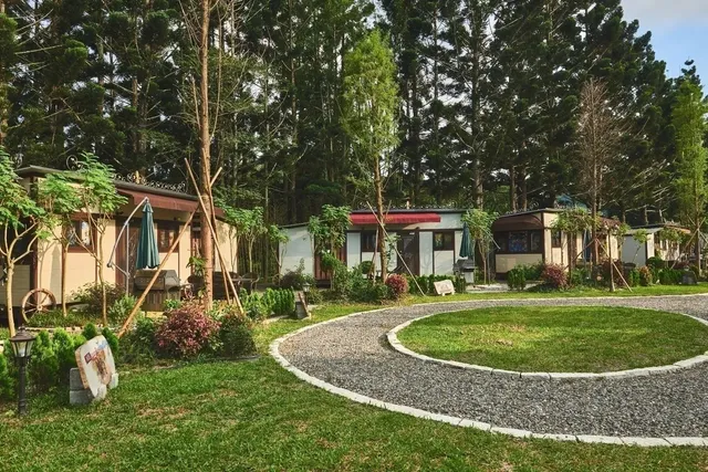 峇嵐杉丘BALAN HILL GLAMPING｜奢華球型星空帳、一泊三食、手作 DIY 體驗、寵物友善-【豪華露營】馬車帳上下舖區(A09~A11)-6