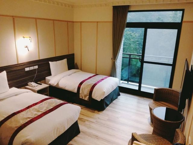 Classic Hotel Fantasy Palace-Simple Twin Room(two single beds)-3