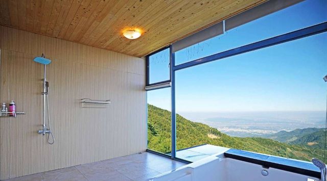 深山林內生態農場｜全新太空艙、狩獵帳、星空玻璃屋-【豪華露營】玻璃屋總統套房八人房-5