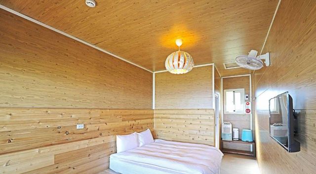 深山林內生態農場｜全新太空艙、狩獵帳、星空玻璃屋-景觀木屋雙人房 (青松、自在、自遊)-3