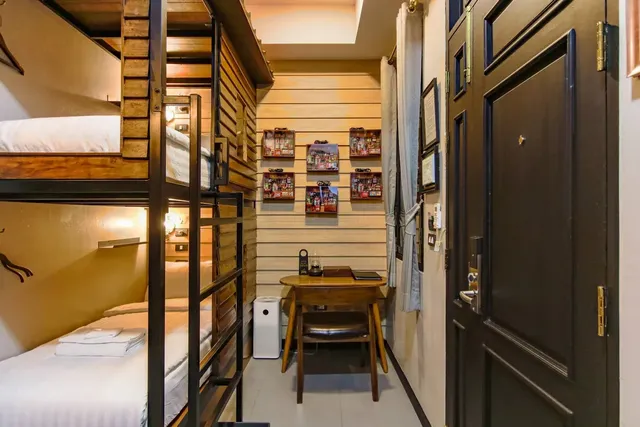 De Phanakron Boutique Hotel-Twin room with bunk bed and private bathroom with breakfast-1