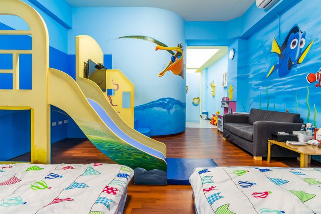 Funny Eggs Guest House-Superior Quad Room with Bathtub-Underwater World-4