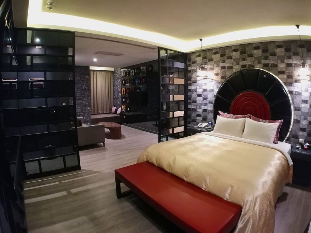 嵩夏汽車旅館