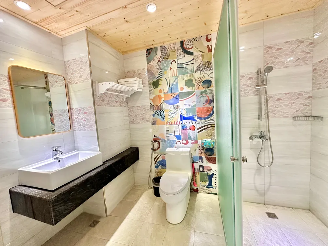 Little Ryukyu Boath House B & B