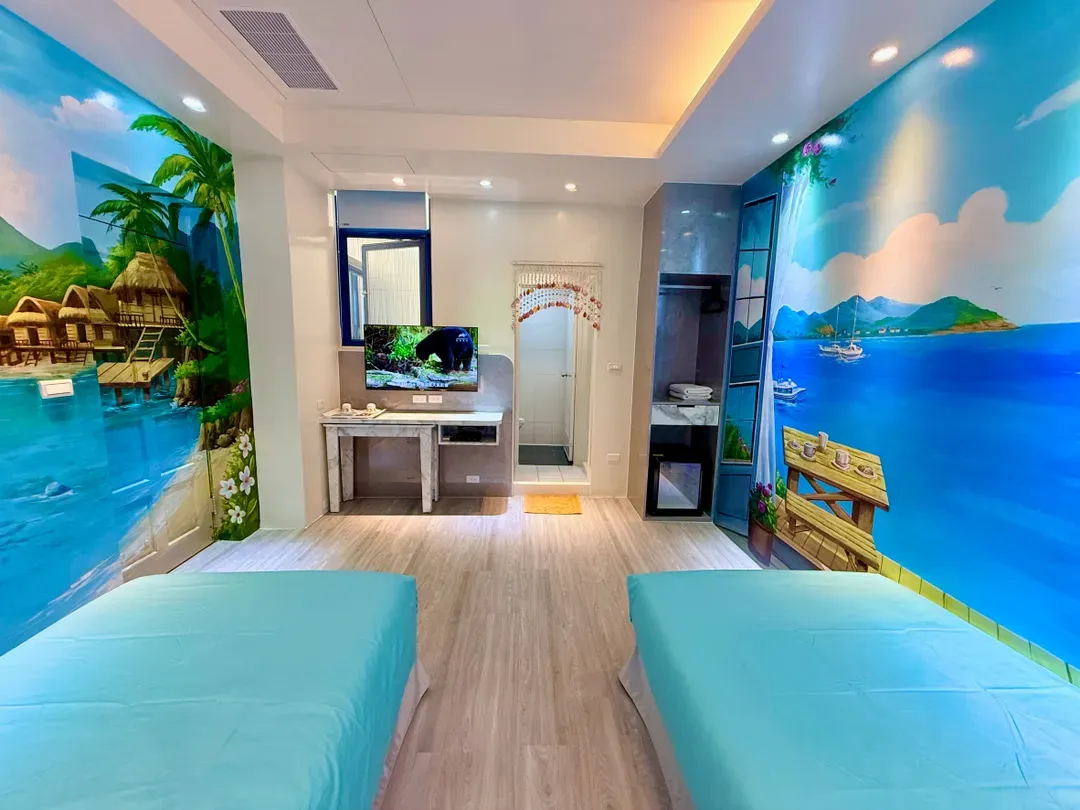 Little Ryukyu Boath House B & B