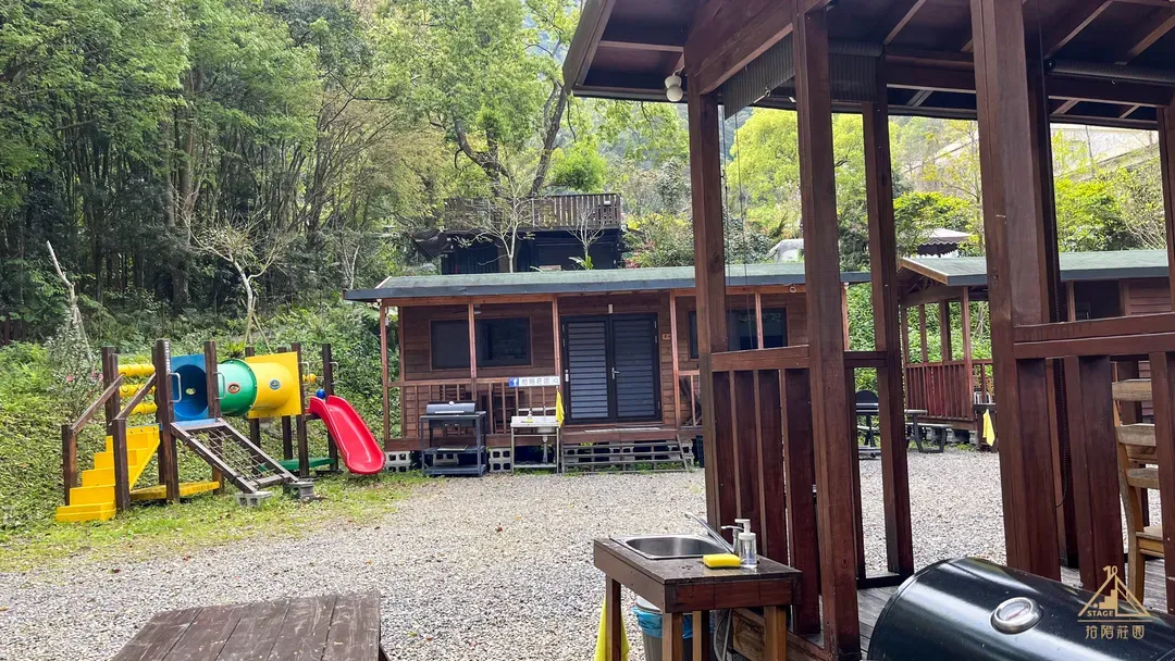 拾階莊園｜豪華露營車、小木屋、近內灣老街