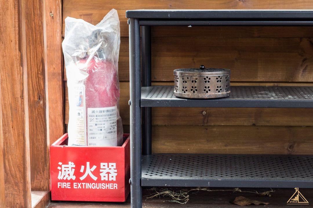 拾階莊園｜豪華露營車、小木屋、近內灣老街