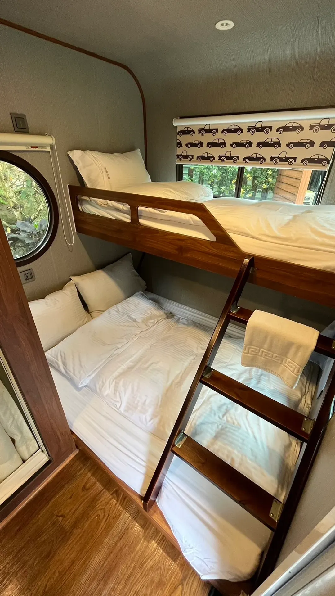 拾階莊園｜豪華露營車、小木屋、近內灣老街