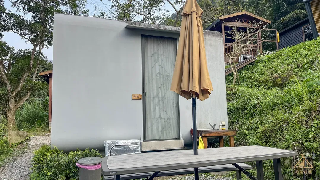 拾階莊園｜豪華露營車、小木屋、近內灣老街