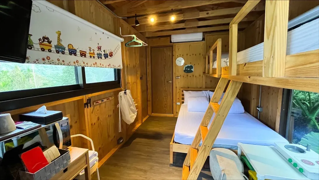 拾階莊園｜豪華露營車、小木屋、近內灣老街