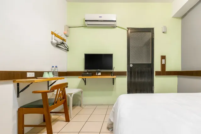 Forever Happiness Hostel-Economy Double Room-4