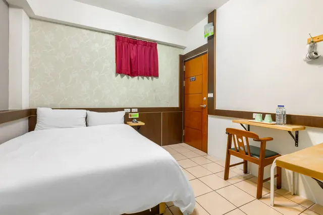 Forever Happiness Hostel-Economy Double Room-1