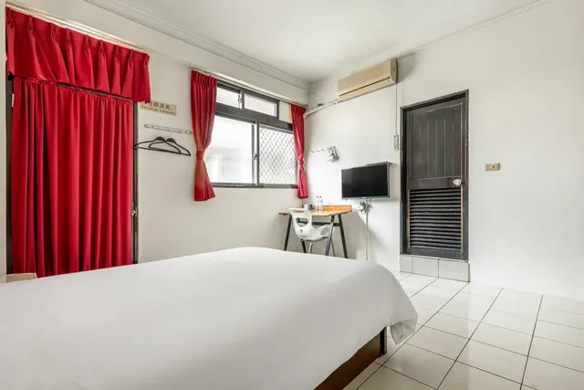 Forever Happiness Hostel-Superior Double Room-4