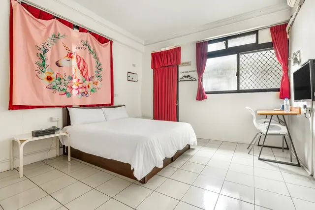 Forever Happiness Hostel-Superior Double Room-1