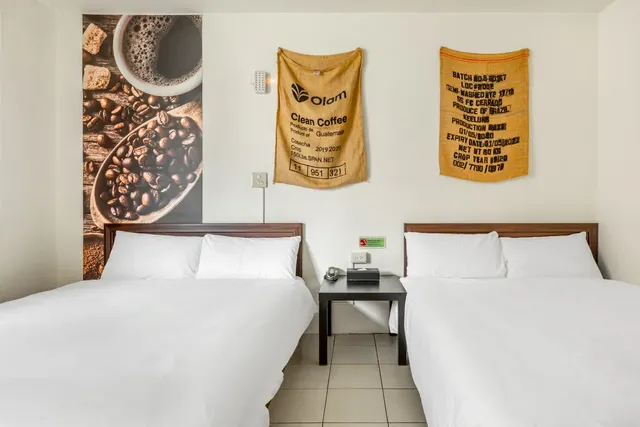 Forever Happiness Hostel-Classic Quadruple Room-2