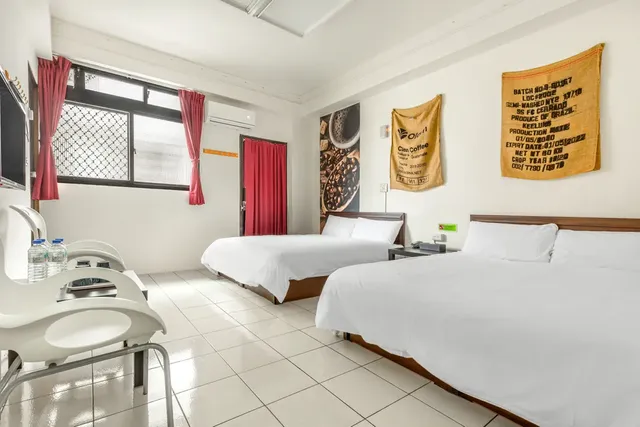 Forever Happiness Hostel-Classic Quadruple Room-1