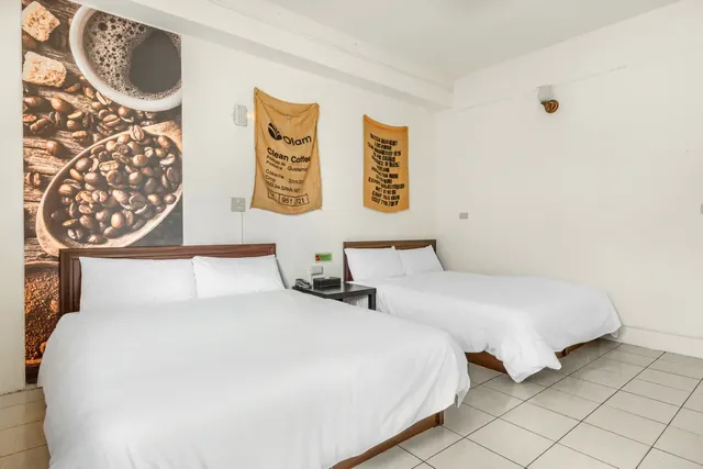 Forever Happiness Hostel-Classic Quadruple Room-3