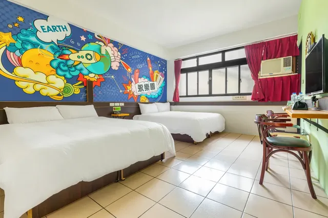 Forever Happiness Hostel-Superior Quadruple Room-1