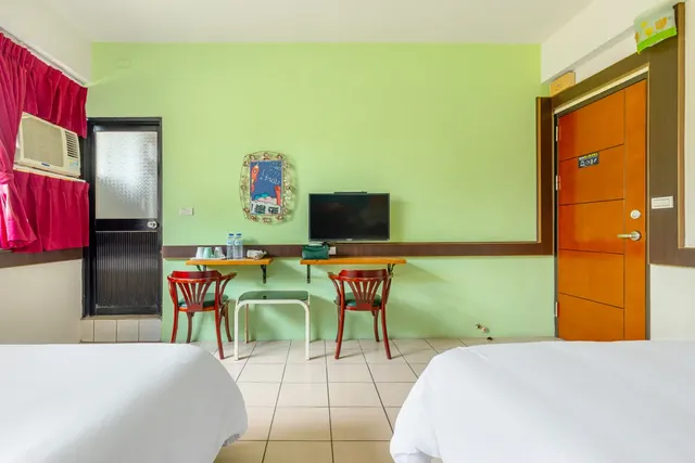 Forever Happiness Hostel-Superior Quadruple Room-6
