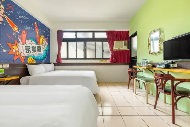 Forever Happiness Hostel-Superior Quadruple Room-5