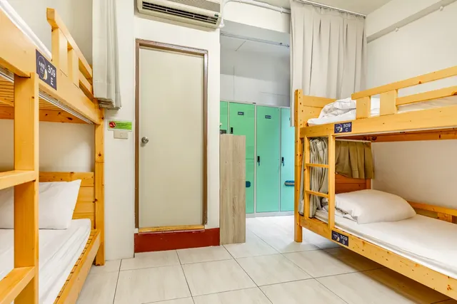 Forever Happiness Hostel-Bed in 4-Bed Male Dormitory Room-6
