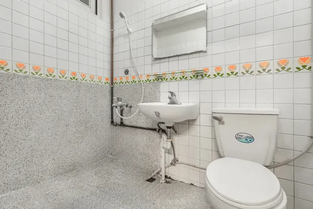 Forever Happiness Hostel-Bed in 4-Bed Male Dormitory Room-9