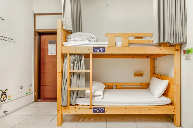 Forever Happiness Hostel-Bed in 4-Bed Male Dormitory Room-3