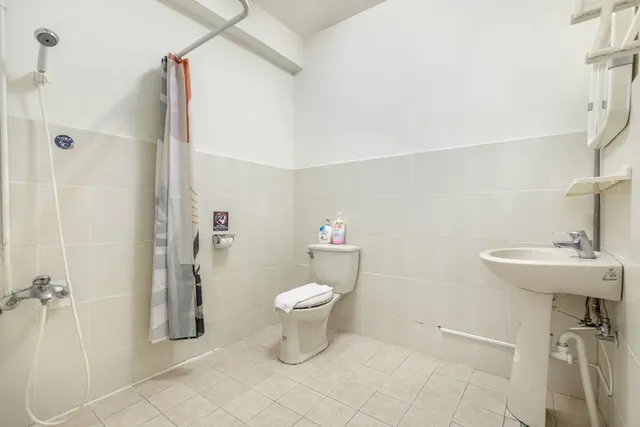 Forever Happiness Hostel-Bed in 6-Bed Dormitory Room-9