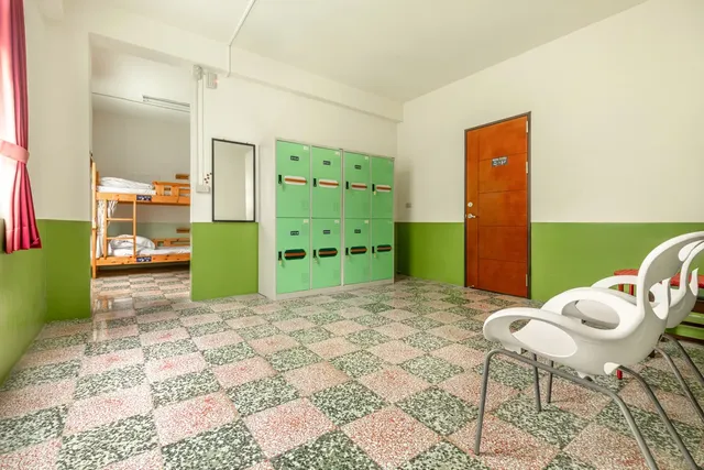 Forever Happiness Hostel-Bed in 6-Bed Dormitory Room-7