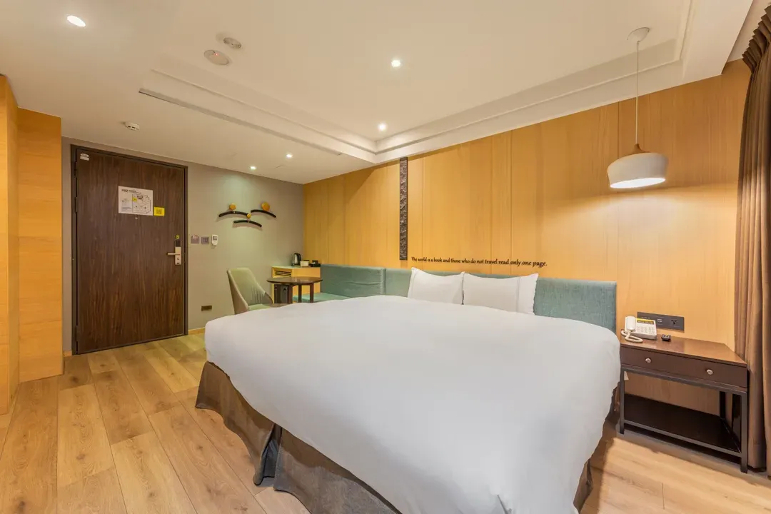 CHECK inn Taichung Wenxin Zhongqing