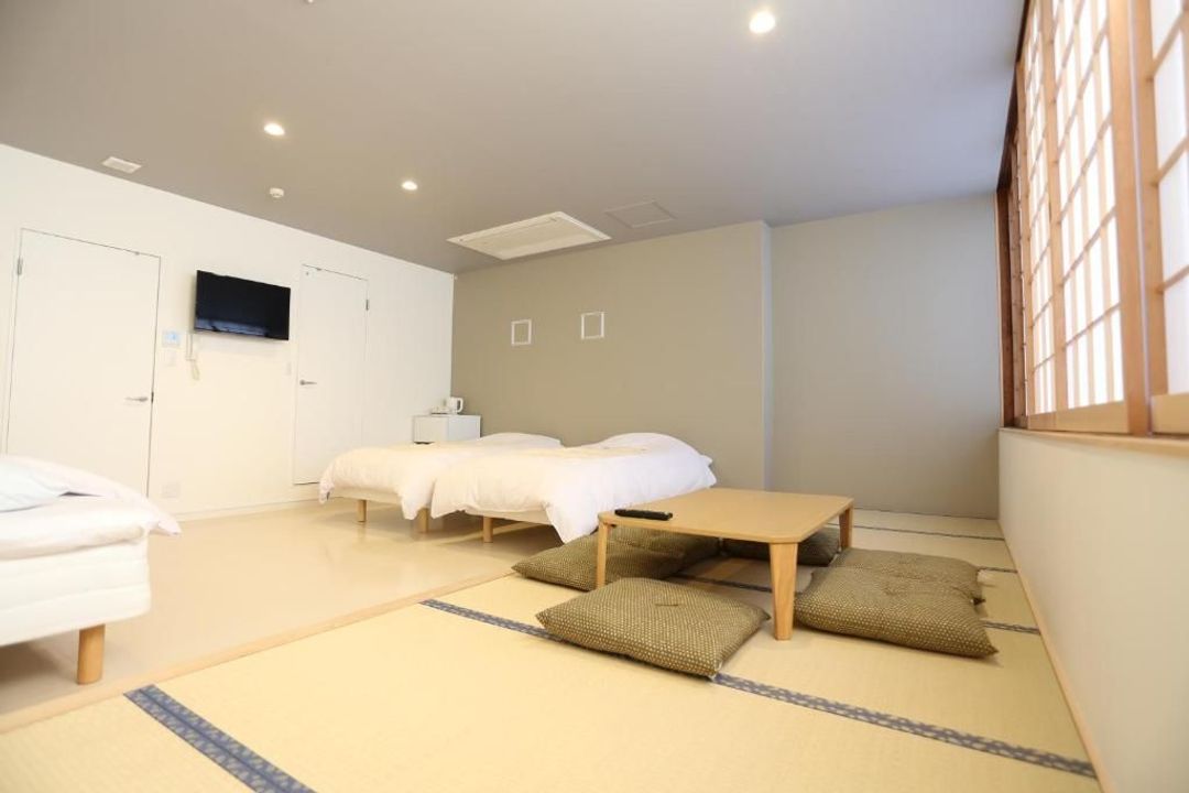 IWATOYAMA HOTEL (Iwatoyama Hostel)