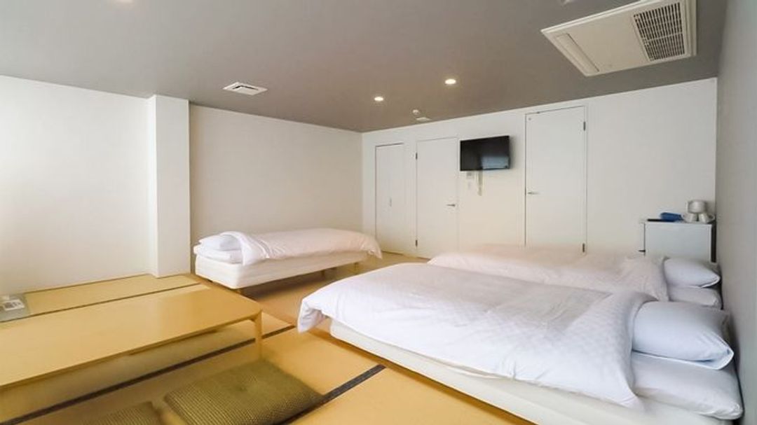 IWATOYAMA HOTEL (Iwatoyama Hostel)
