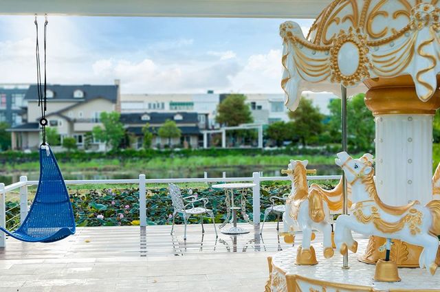 蓮春園花間雅舍 | 旋轉木馬、兒童電動車-蓮春園 - 藍藍海灣二人房-8