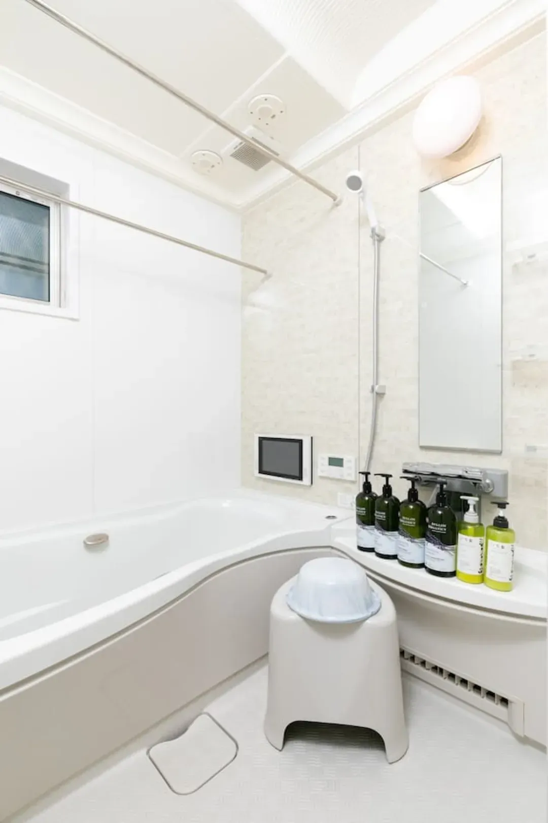 Sterilization and deodorization of the inside of the building and bedding are finished by spraying EM fermenting enzyme. Alcohol disinfection is also carried out!