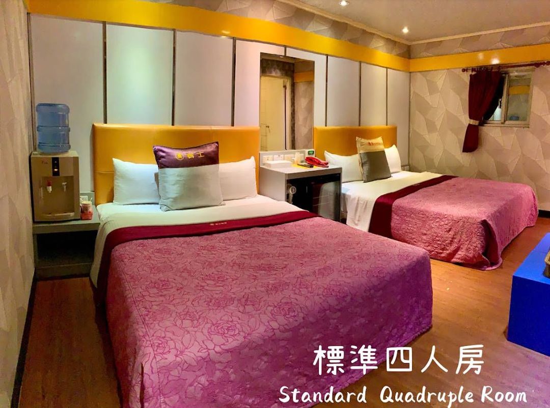 奔驰旅馆