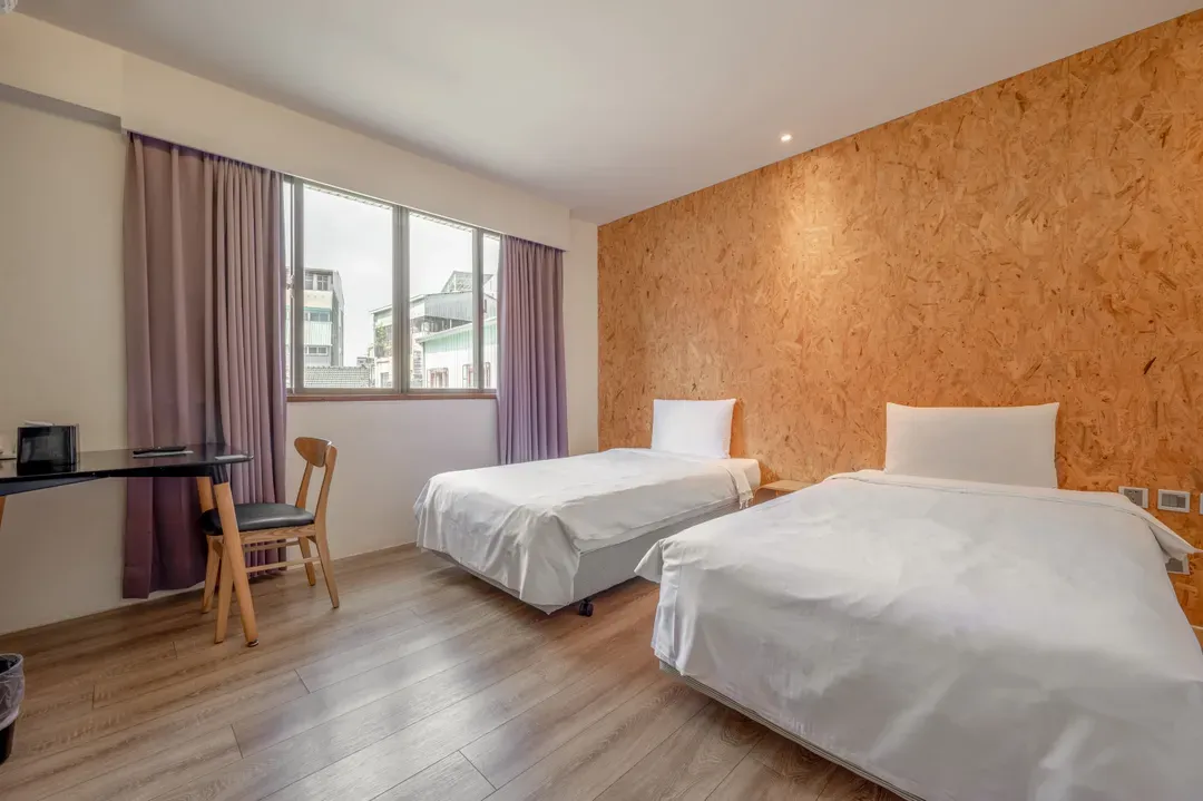 라이트 호스텔 (Light hostel)