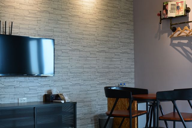 Say Yeah Inn-202 enjoy sunny double room-5