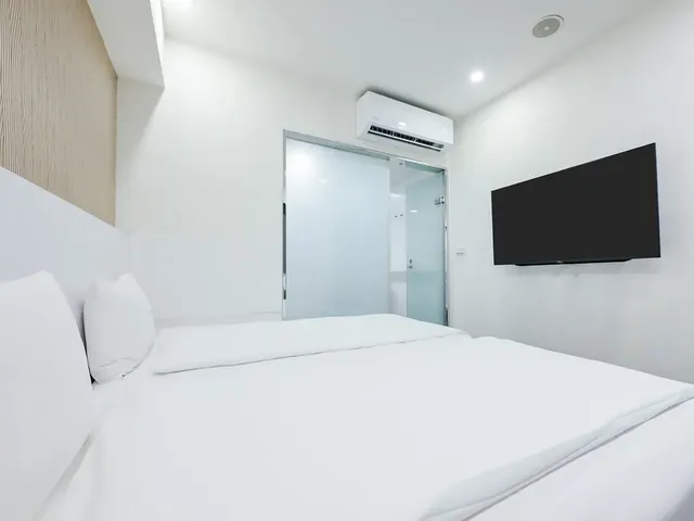 雀客快捷台北永康｜永康街商圈旁、緊靠捷運站、交通便利-純捷雙床客房(無窗)-8