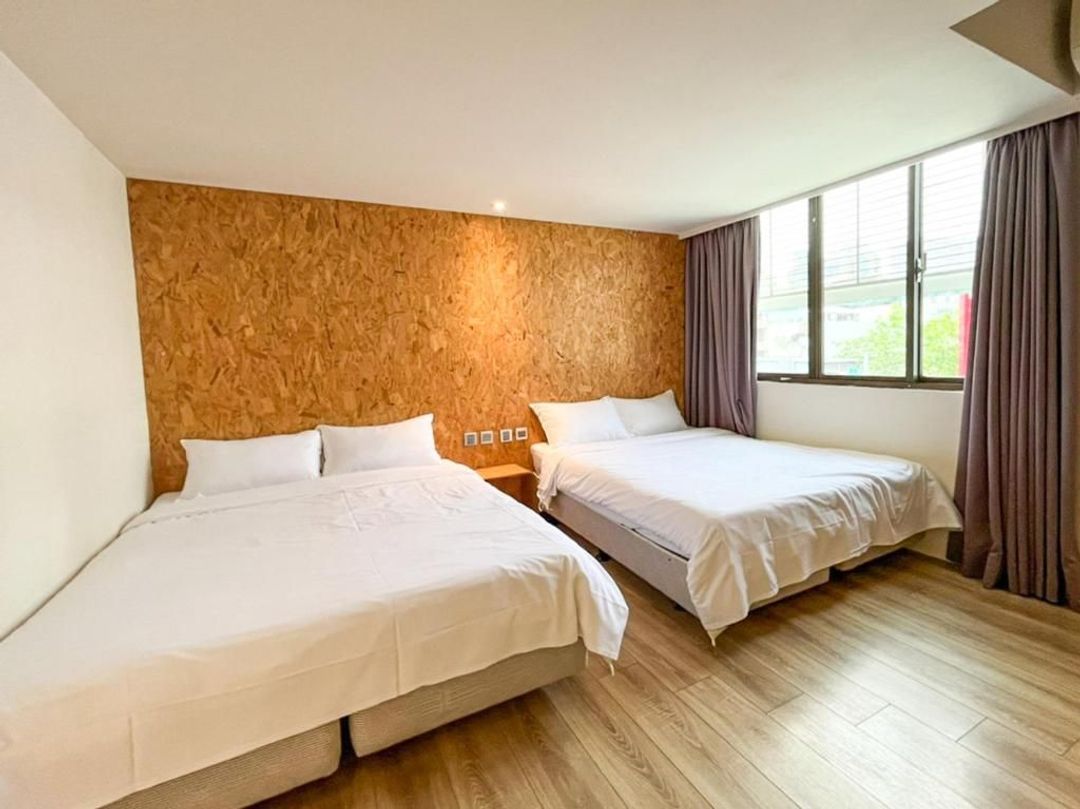 라이트 호스텔 (Light hostel)