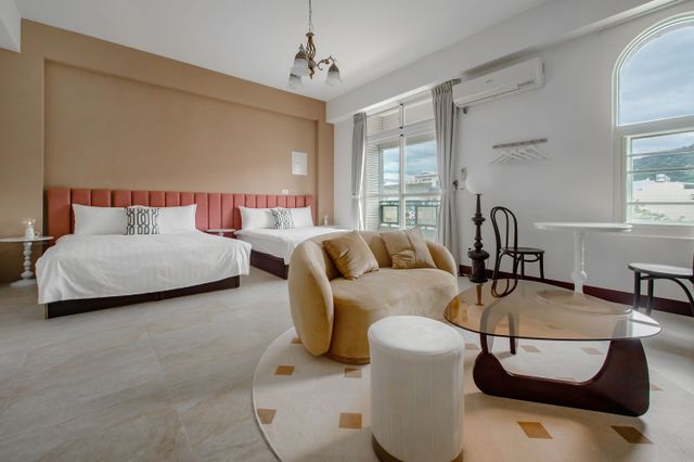 Taitung Knock Knock Smart Stay-Family Room with Balcony-201.301-1