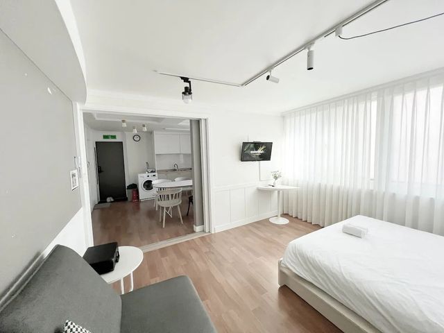 達達的屋 延南/弘大｜6分鐘到弘大入口站 近延央公園-一廳三室公寓，可入住7位#H22-8