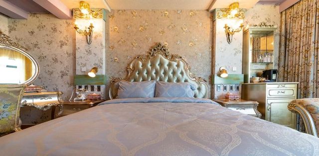 Hotel Moon-602 Deluxe Double Room with Sea View-1