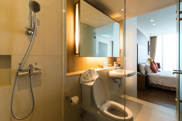 On 8 Sukhumvit Nana Bangkok-Saffron Premier King Room (Room only)-6