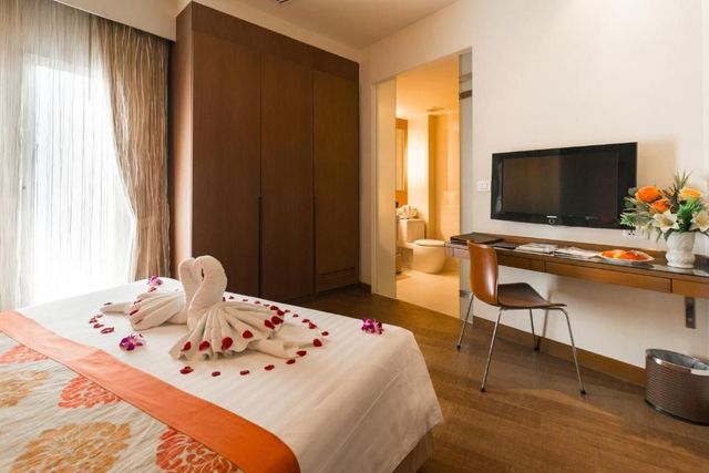 On 8 Sukhumvit Nana Bangkok-Saffron Premier King Room (Room only)-10