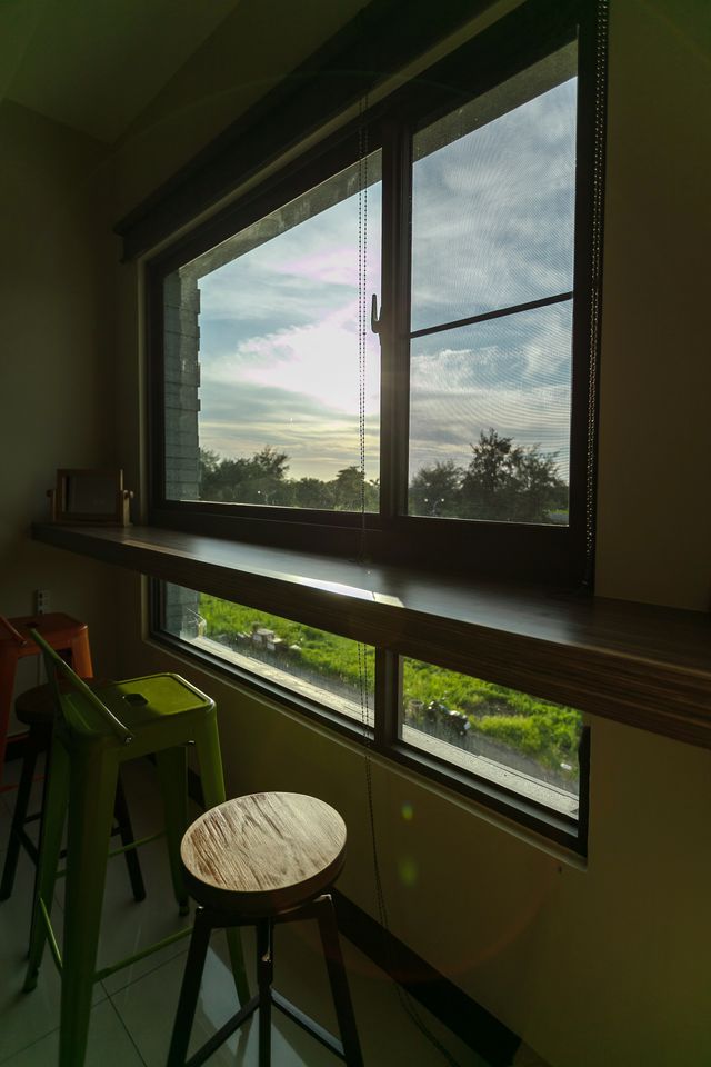 房間的大窗望出去綠意盎然 fabulous window view from the room