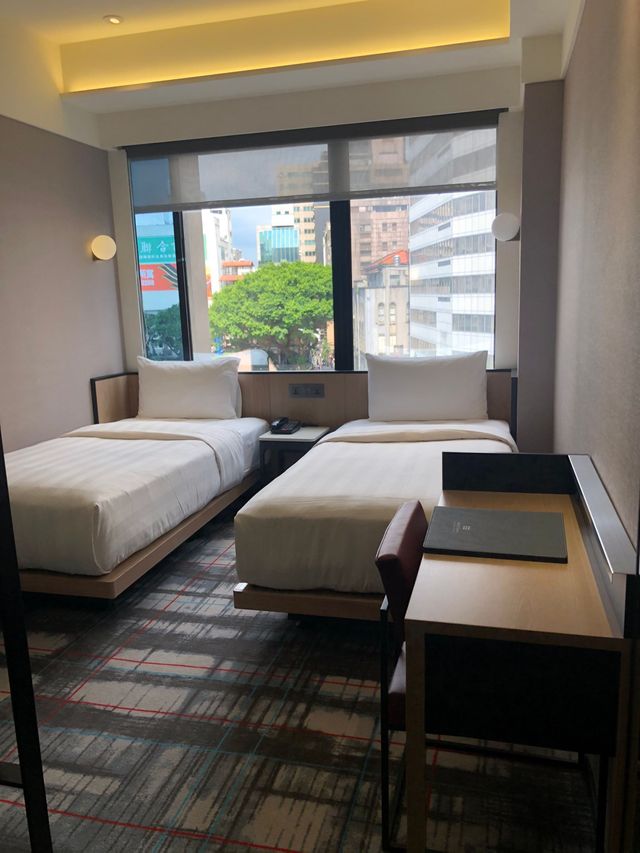 德立莊酒店-西門館 | 捷運西門站4號出口-市景豪華雙床房-1 (不含早餐)-3