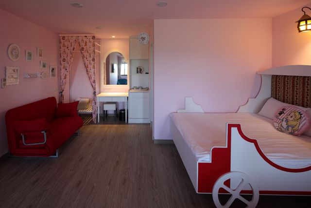 Tong Lehui theme paternity bed and breakfast-202 girl feelings - carriage quadruple room-2