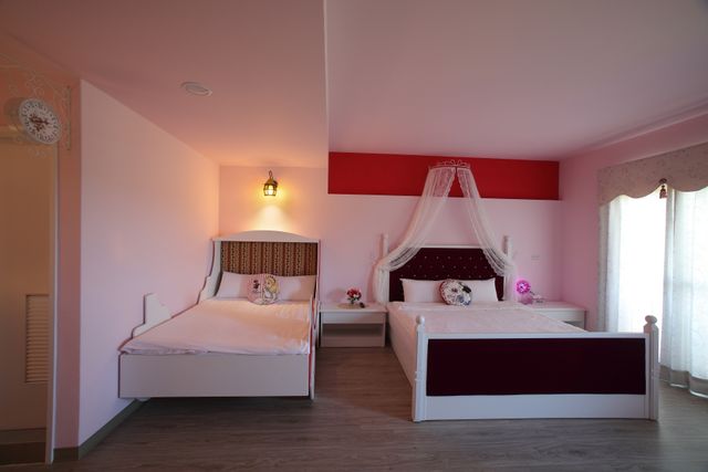 Tong Lehui theme paternity bed and breakfast-202 girl feelings - carriage quadruple room-5